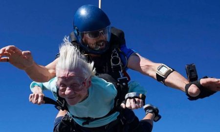 У Чикаго 104-річна жінка намагається побити рекорд як найстарша парашутистка у світі  