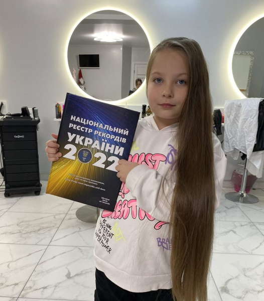 Ніколи не стригла волосся: 7-річна киянка встановила рекорд України