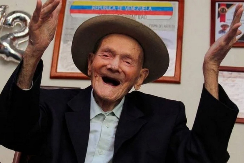 Пережив дві світові війни та коронавірус: у Венесуелі помер найстаріший чоловік світу • Новини України